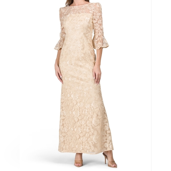 Adrianna Papell Dresses & Skirts - 𝅺Adrianna Papell Women's Corded Embroidery Gown